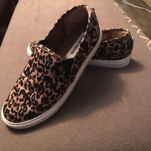 Steve Madden cheetah print shoes